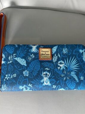 Disney Dooney & Bourke Blue Tropical Stitch wallet Wristlet